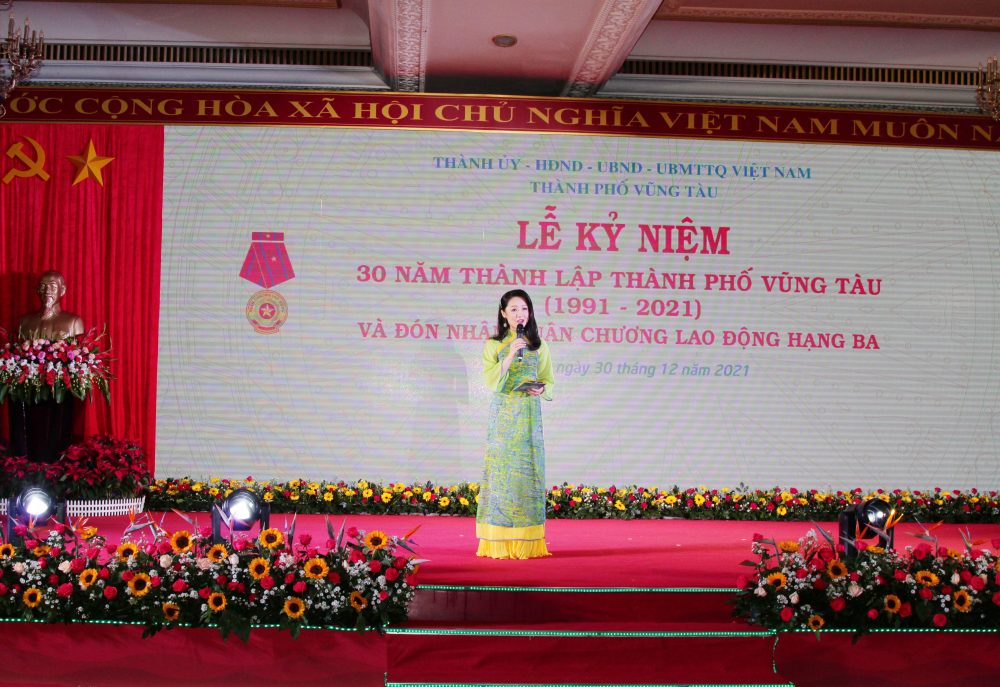 30 Nam Thanh Lap Tp. Vt (11)